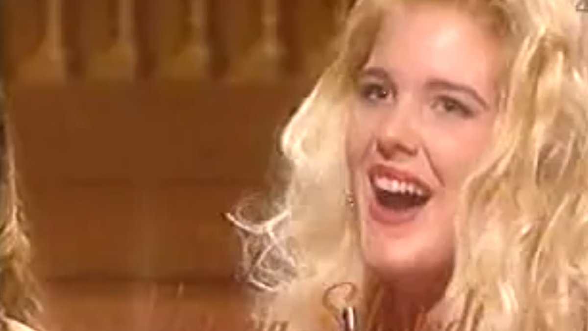 Visste ni att Victoria Silvstedt började sin karriär som skönhetsmiss? Tyvärr räckte det bara till en andraplats i Fröken Sverige. 1993 kom Silvstedt på andra plats i tävlingen.